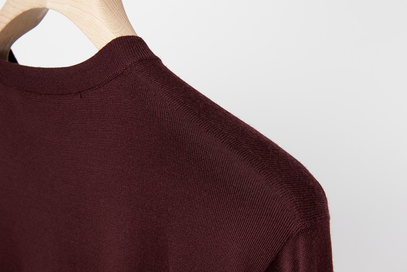 SEAMLESS SHOULDER